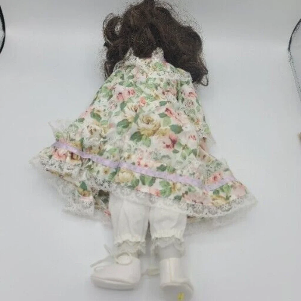 Brinns 1990 Porcelain Doll Liz Brown Hair Blue Eyes With Glasses